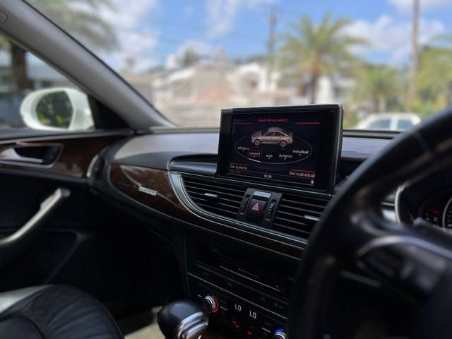https://images10.gaadi.com/usedgaadi-sellcar/UsedCar/891e2c6c-58da-4c46-8bcb-cfba3c24bd51/6b843bfd-2b71-4fa6-844e-66a784388335.jpeg?imwidth=6401