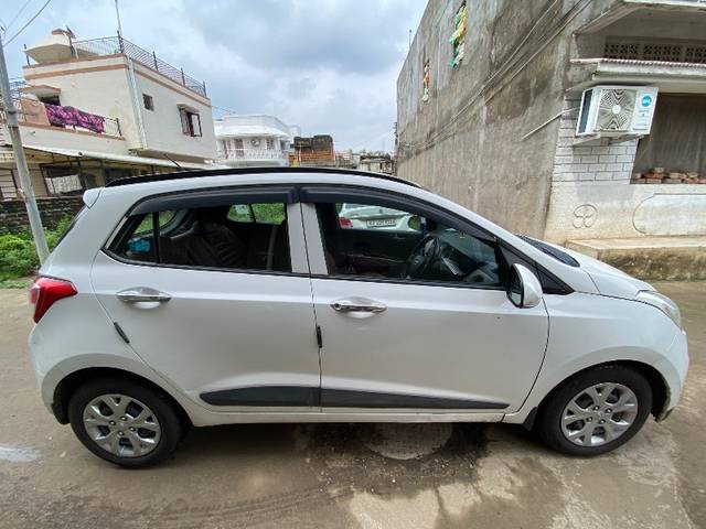 https://images10.gaadi.com/usedgaadi-sellcar/UsedCar/8929b611-58c7-481b-a369-50de24e2f496/ac2f4cdc-2cbe-47e2-ae6a-ab5d32e3b83b.jpeg?imwidth=6401