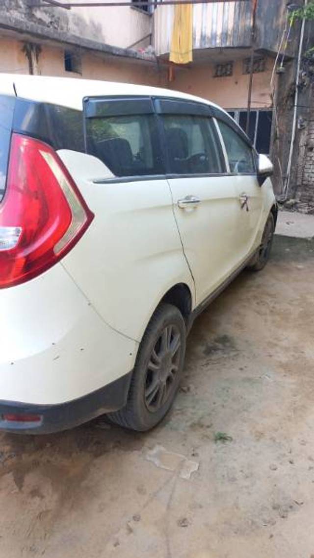 https://images10.gaadi.com/usedgaadi-sellcar/UsedCar/8930985d-0eed-4a5a-8dab-23b99da96aba/b12165b5-84a3-4ab7-b7ab-3ab35f78c305.jpg?imwidth=6401