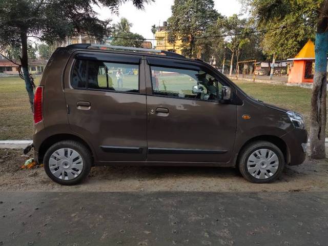 https://images10.gaadi.com/usedgaadi-sellcar/UsedCar/894bdf78-abd5-40ca-979c-4e818887428e/243d3596-8d04-4c88-9a89-d1751d3a153c.jpg?imwidth=6400