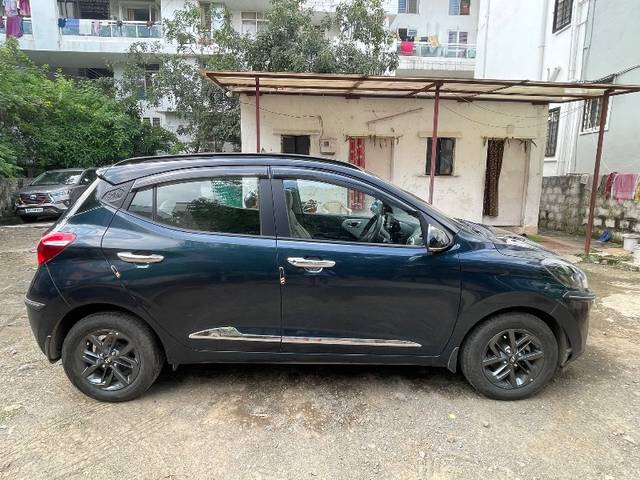 https://images10.gaadi.com/usedgaadi-sellcar/UsedCar/89c9d663-1187-4c4e-8f4d-e4c686c132ad/a746c225-7bea-43ee-ab2f-364c94416682.jpg?imwidth=6401