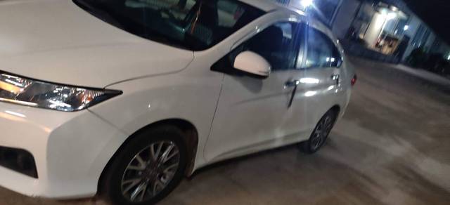 https://images10.gaadi.com/usedgaadi-sellcar/UsedCar/89d23849-9204-44d1-8ecb-fff5f10f2c5d/2579749d-e836-457c-a573-c114171461f8.jpg?imwidth=6402