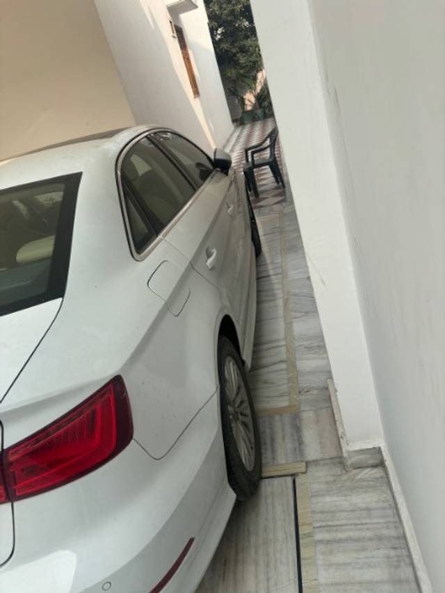 https://images10.gaadi.com/usedgaadi-sellcar/UsedCar/8a2aef7c-826a-4da4-ac6c-ce042ee13a02/8f118aa2-7a03-4cd0-9f51-b48eef93753b.jpeg?imwidth=6402