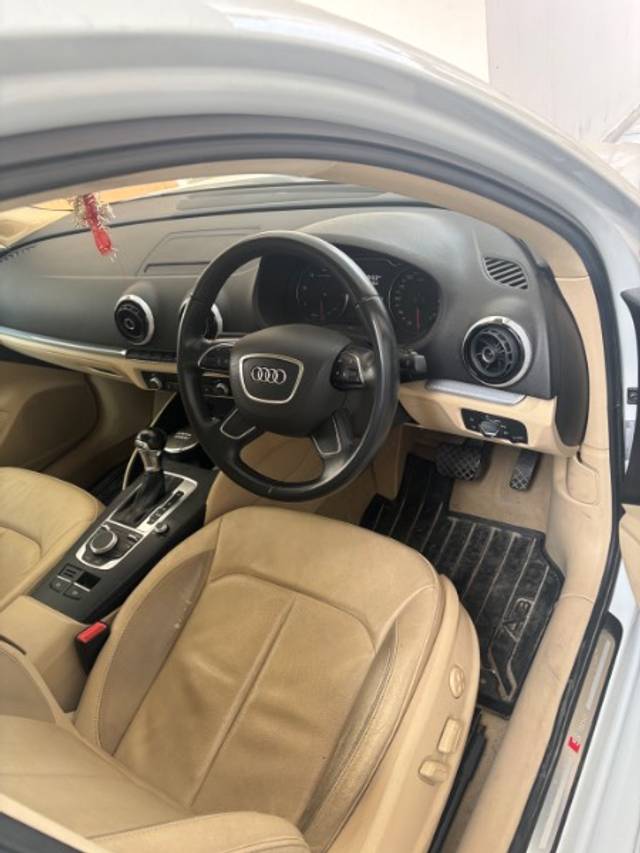 https://images10.gaadi.com/usedgaadi-sellcar/UsedCar/8a2aef7c-826a-4da4-ac6c-ce042ee13a02/ad3c7508-039e-4d24-a228-dc4dc074e90d.jpeg?imwidth=6401