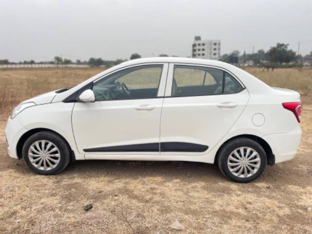 https://images10.gaadi.com/usedgaadi-sellcar/UsedCar/8a668b51-b8cc-4500-9603-217ca01d96db/cb0a1ec5-b084-4d68-a5de-ac8ba6d50649.jpeg?imwidth=6401