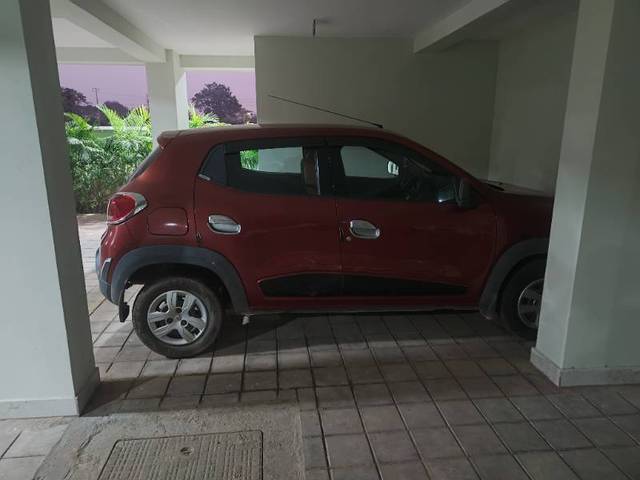 https://images10.gaadi.com/usedgaadi-sellcar/UsedCar/8aa1f98c-206b-4bd4-b89d-4f367c21a815/88558003-41a3-44f3-9188-fc5a2dfaa1ab.jpg?imwidth=6402