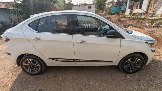 https://images10.gaadi.com/usedgaadi-sellcar/UsedCar/8ae5ac1b-8da0-4404-9b54-3569d5ad0afa/af522eed-379c-48d3-bd73-5f381c6a4cd0.jpg?imwidth=6401