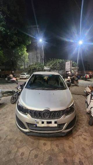 Mahindra Marazzo Mahindra Marazzo M8