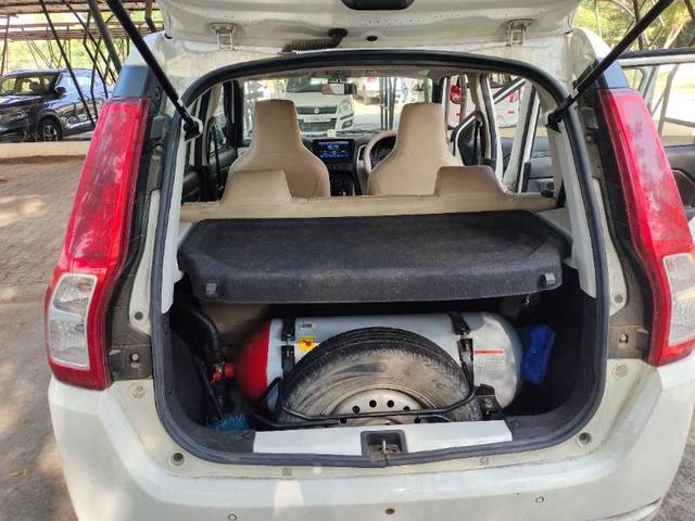 https://images10.gaadi.com/usedgaadi-sellcar/UsedCar/8b87367c-f407-4e32-9218-e125784b0a86/57c51ea7-b8b8-4591-95d4-b490af9201ff.jpg?imwidth=6400