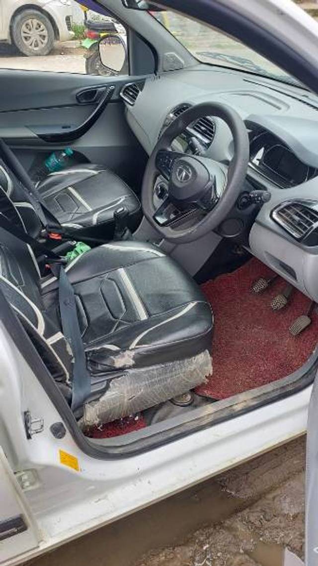 https://images10.gaadi.com/usedgaadi-sellcar/UsedCar/8b9b9f91-5e85-47ca-932a-09ea01887c57/5f6872ea-13f9-4fbe-8161-5d952568bca4.jpg?imwidth=6402