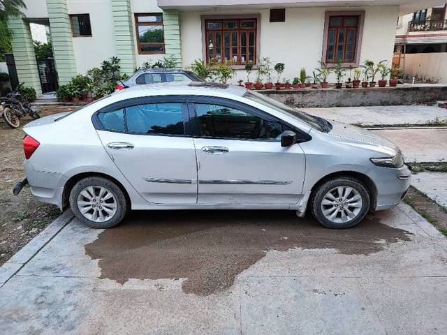 https://images10.gaadi.com/usedgaadi-sellcar/UsedCar/8bb5d7a5-c18f-497d-b7f8-8fcbfde23381/1ef8ba3a-c245-4132-bfe5-95da6d7a4486.jpg?imwidth=6401