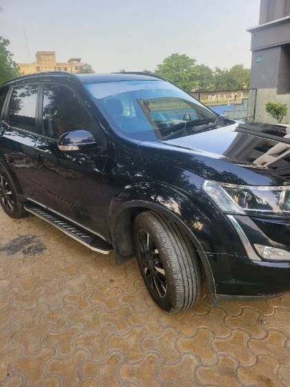 Mahindra XUV500 W11 Option AT AWD Mahindra XUV500 W11 Option AT AWD