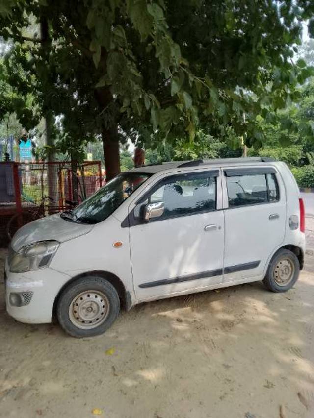 https://images10.gaadi.com/usedgaadi-sellcar/UsedCar/8c70b86d-0d72-47cc-a387-6429b978ad35/403d0f01-a22e-4845-8868-ab86ba257f5a.jpg?imwidth=6400