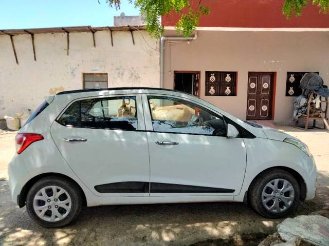 https://images10.gaadi.com/usedgaadi-sellcar/UsedCar/8c7cbed8-476f-42e4-b163-aa6e0489cd71/4893b1bb-6c5b-44b7-81a3-2cfbe4e323ea.jpg?imwidth=6400