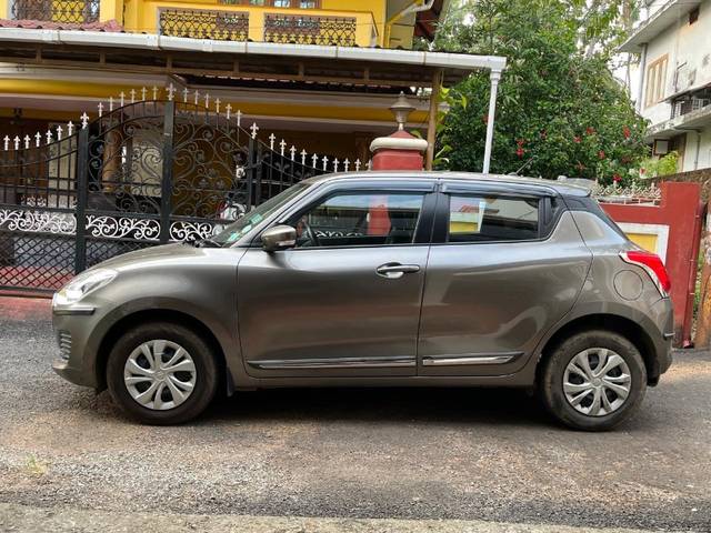 https://images10.gaadi.com/usedgaadi-sellcar/UsedCar/8c8ef255-9fd0-444f-a07d-aa3e987dfe97/42977287-5aad-4778-a362-3bc3698e318d.jpeg?imwidth=6401