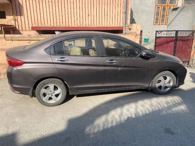 https://images10.gaadi.com/usedgaadi-sellcar/UsedCar/8d014986-2af7-4604-be25-7ef6e1c9ddc5/96d6ed43-e156-4ece-9239-4ad4b7948fcd.jpg?imwidth=6402