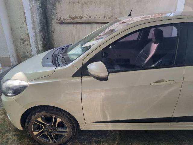 https://images10.gaadi.com/usedgaadi-sellcar/UsedCar/8d1ebc0a-3408-49fb-9805-b634b24b9bf0/f2ded658-b077-4f35-9899-55cf577ce5ef.jpg?imwidth=6400