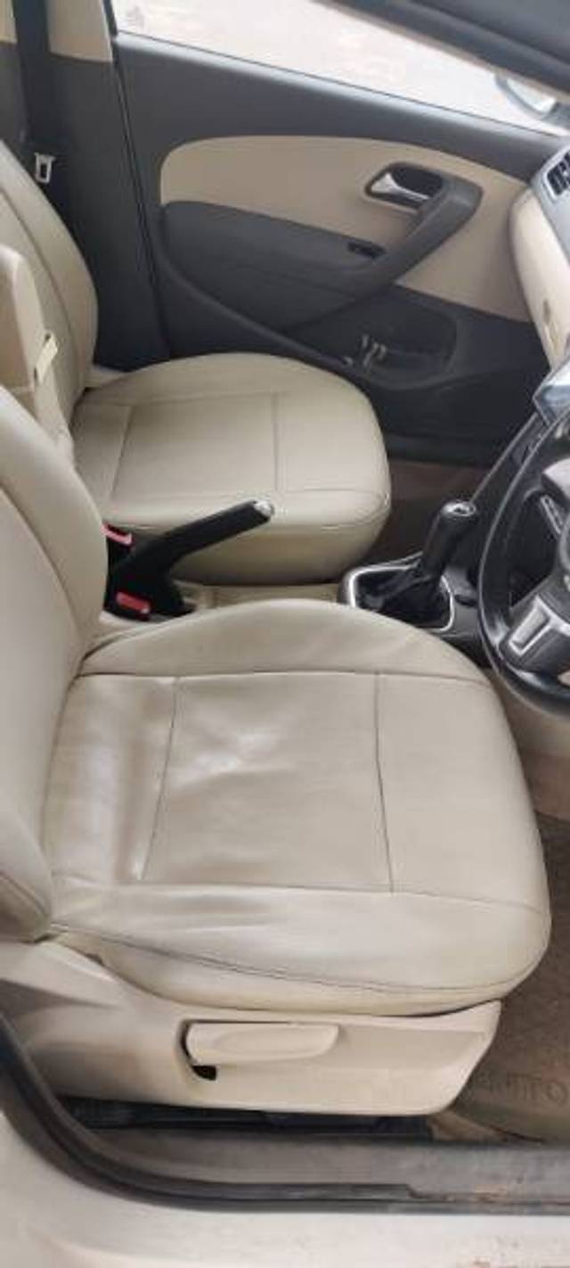 https://images10.gaadi.com/usedgaadi-sellcar/UsedCar/8d309796-a5c4-4cb0-af4d-8ad9108abc4e/50f47fa2-e9ab-446f-9479-407de1ba472e.jpg?imwidth=6402