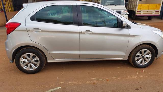 https://images10.gaadi.com/usedgaadi-sellcar/UsedCar/8d44c262-efdd-4ed6-ab99-efe6f385979d/e2d7d60e-3fb3-4f05-a267-697616ca99a0.jpg?imwidth=6401