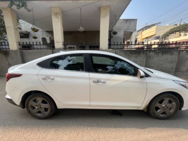 https://images10.gaadi.com/usedgaadi-sellcar/UsedCar/8d4a194c-2ec0-487f-ad0c-7977b18fd77e/f156588b-f655-4104-a69d-221cd73c34ba.jpeg?imwidth=6400