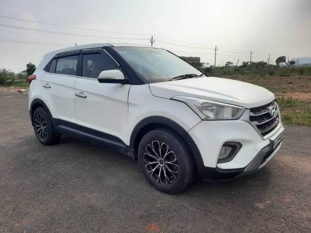 https://images10.gaadi.com/usedgaadi-sellcar/UsedCar/8d6dd666-2b5a-40f1-b4fb-c786c75feb9f/d97a3680-ad60-423d-bdfd-48c2030916ec.jpg?imwidth=6400