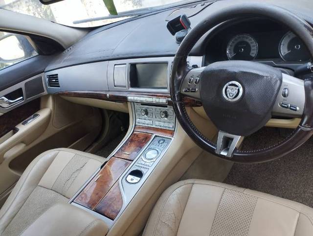 https://images10.gaadi.com/usedgaadi-sellcar/UsedCar/8dc917f9-83ab-4435-8bdf-8c0b8f25bd77/38c4509c-8955-41e5-84b9-0bb3dd3e8db1.jpg?imwidth=6401