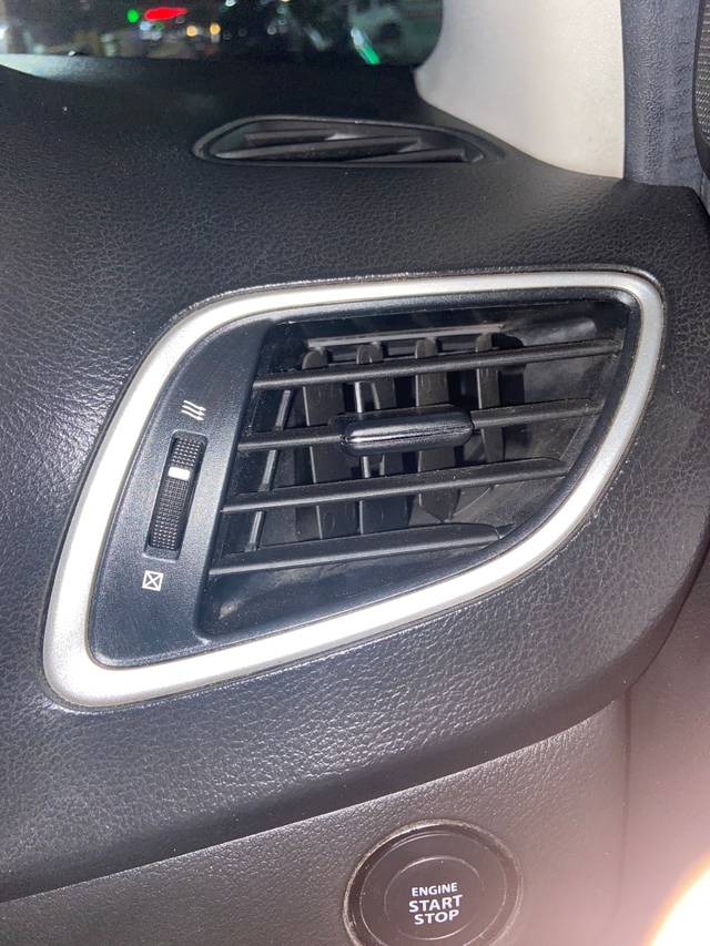 https://images10.gaadi.com/usedgaadi-sellcar/UsedCar/8e390e6d-0571-4471-8bda-f0403c2b54a9/75894b72-d14d-41c0-8879-c7b3b1d2597a.jpeg?imwidth=6401