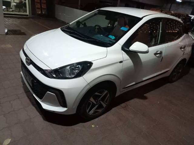 https://images10.gaadi.com/usedgaadi-sellcar/UsedCar/8e5bae64-c1d0-4067-bcbe-73c2f6ea3b80/d7795789-06b5-4d6e-9662-6aba634f8f17.jpg?imwidth=6400