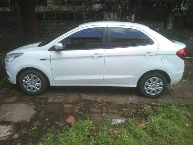 https://images10.gaadi.com/usedgaadi-sellcar/UsedCar/8e841784-6947-4ac0-acd5-c17d06234f69/a2bdcb99-f7d9-44d6-b714-a6868d9f5457.jpg?imwidth=6402