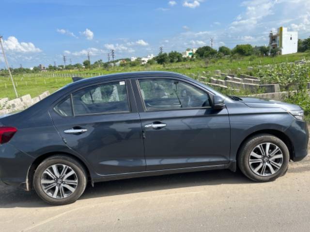 https://images10.gaadi.com/usedgaadi-sellcar/UsedCar/8eb07ac6-c200-45db-8a2b-54facaf7185d/183f95e5-908c-40a4-b742-2649242b4082.jpeg?imwidth=6401