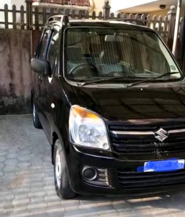 https://images10.gaadi.com/usedgaadi-sellcar/UsedCar/8f2a8b7c-6b7e-4f48-a547-995bfce24ca8/1ee0406a-06db-4463-8a5c-ede565fa3ecc.jpg?imwidth=6400