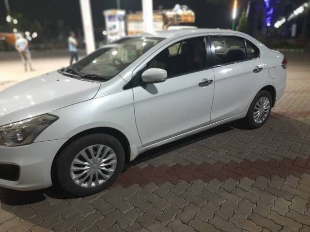 https://images10.gaadi.com/usedgaadi-sellcar/UsedCar/8f2cd79a-b94a-4fc2-8cf1-205a4343c3b4/707ddbe1-1472-4ab2-89ee-16dc2510fe3a.jpg?imwidth=6400