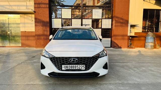 https://images10.gaadi.com/usedgaadi-sellcar/UsedCar/8fa39846-3e02-4805-8aec-b967bb01466f/a0aed0d0-fe0a-46b5-931a-4ccce81eb9ff.jpeg?imwidth=6400