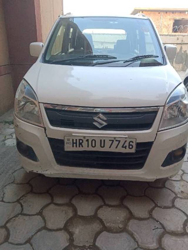 https://images10.gaadi.com/usedgaadi-sellcar/UsedCar/8fa7c62a-f7c2-4227-a04b-416471132c00/d87b41fa-ea9d-41d8-94b6-890d90566d89.jpg?imwidth=6400