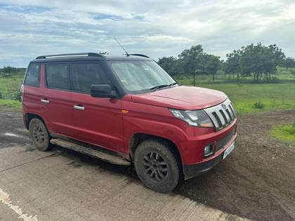 Mahindra TUV 300 T10 Dual Tone