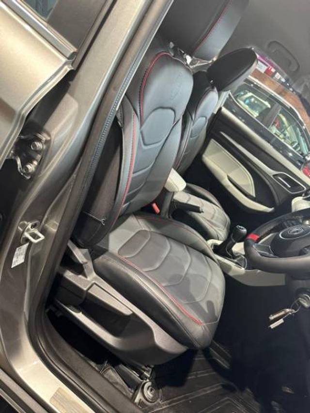 https://images10.gaadi.com/usedgaadi-sellcar/UsedCar/8fd8f45a-3deb-4254-8c73-8669fa9d3f07/55780530-e108-4eef-ae39-77a7a582e6fe.jpg?imwidth=6402