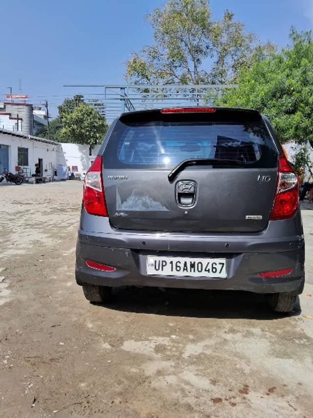 https://images10.gaadi.com/usedgaadi-sellcar/UsedCar/8fdd0c15-d703-4e88-885b-0bc0076084ca/8e8c09ed-bb14-4327-807f-b942be4d49a8.jpeg?imwidth=6402