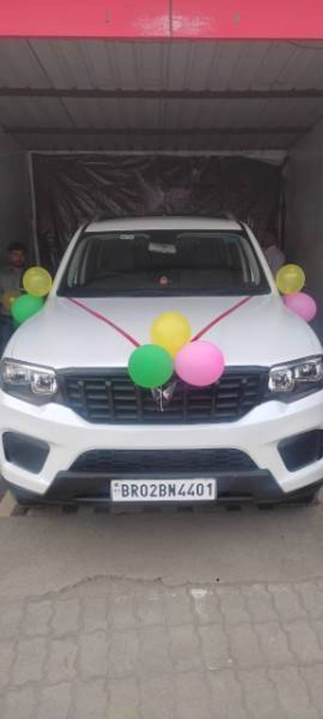 https://images10.gaadi.com/usedgaadi-sellcar/UsedCar/90707a38-7478-4392-beaa-4618ed10468e/f11a8530-c412-47c4-a462-7cb82fd91644.jpg?imwidth=6400