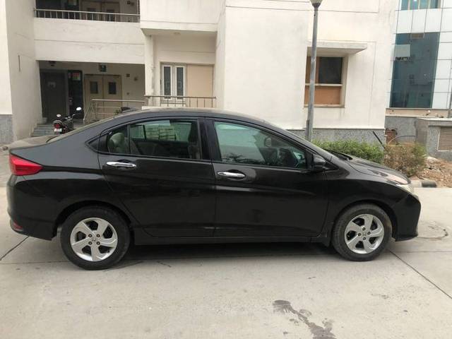 https://images10.gaadi.com/usedgaadi-sellcar/UsedCar/9081be1a-53e0-4782-9c0f-9514533d13fc/21f496c0-97ab-41a6-b3cb-74658f39867e.jpg?imwidth=6401