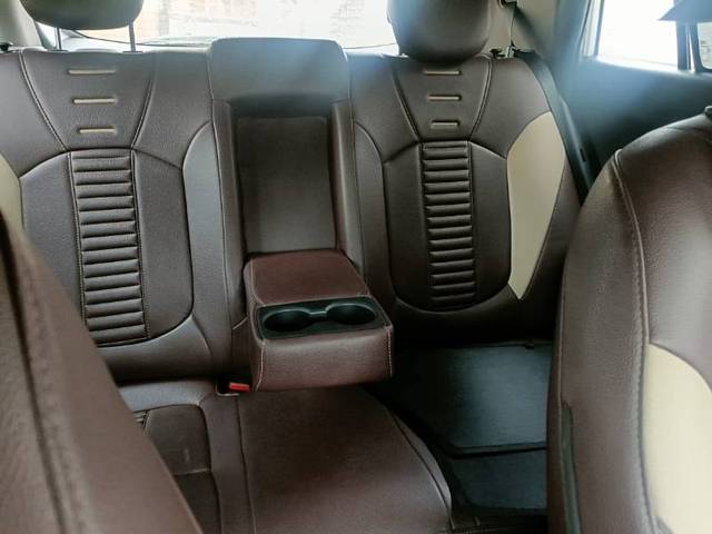 https://images10.gaadi.com/usedgaadi-sellcar/UsedCar/9095feac-7aa5-46b5-bed8-842e48e4b8a8/dcdbaa75-eed4-43cd-af7b-b2cd19079136.jpg?imwidth=6401