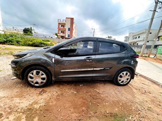 https://images10.gaadi.com/usedgaadi-sellcar/UsedCar/909985f8-b62d-46d5-9a77-cee71406b44c/8b580227-f0cf-4d94-9aac-e6921d6f5ce9.jpeg?imwidth=6400