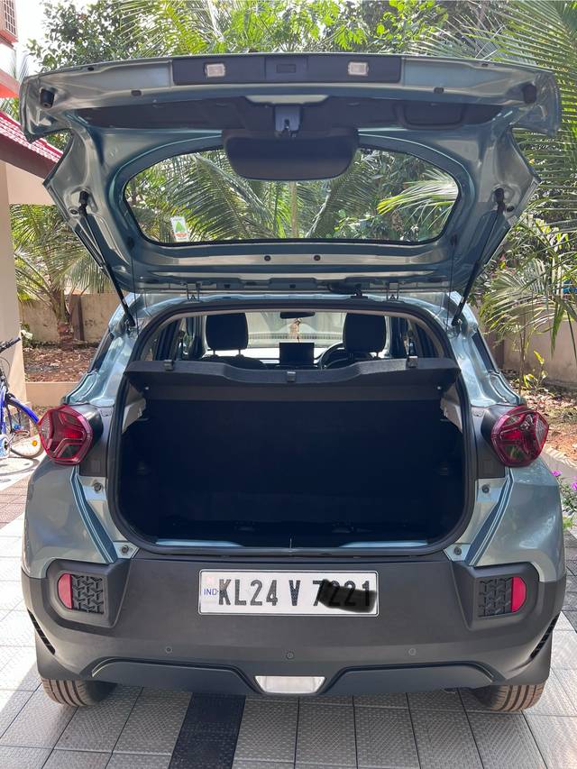 https://images10.gaadi.com/usedgaadi-sellcar/UsedCar/90c5f6d0-3a9f-4e2d-b76d-330366c9fcc6/196b3de5-49e0-45be-9ace-2bddda4b5e73.jpeg?imwidth=6402