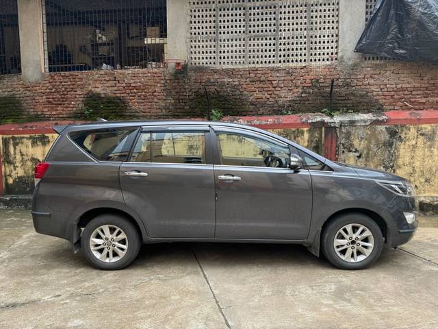 https://images10.gaadi.com/usedgaadi-sellcar/UsedCar/90ec1e53-4aa7-4129-9532-760161841ab5/650afb66-2283-447a-b754-43a282623d05.jpg?imwidth=6401