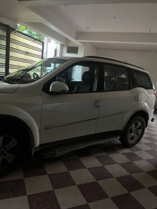 https://images10.gaadi.com/usedgaadi-sellcar/UsedCar/910c6247-38fd-4bfe-bf75-c2e052de6f3e/e74fccb0-88ff-4f22-abd2-32b9ce297d35.jpg?imwidth=6401