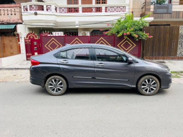 https://images10.gaadi.com/usedgaadi-sellcar/UsedCar/911660d5-b3c8-492f-985d-45bbc33cf5fd/06cfec85-407b-482d-b5e4-b948310f987b.jpeg?imwidth=6401