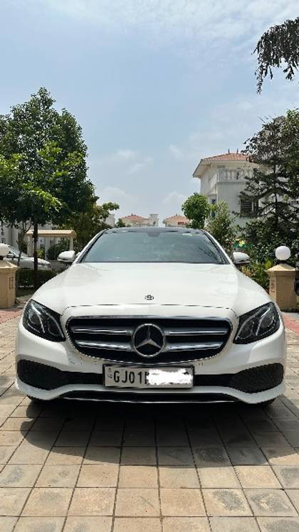 Mercedes-Benz E-Class Exclusive E 220 d BSIV Mercedes-Benz E-Class Exclusive E 220 d BSIV