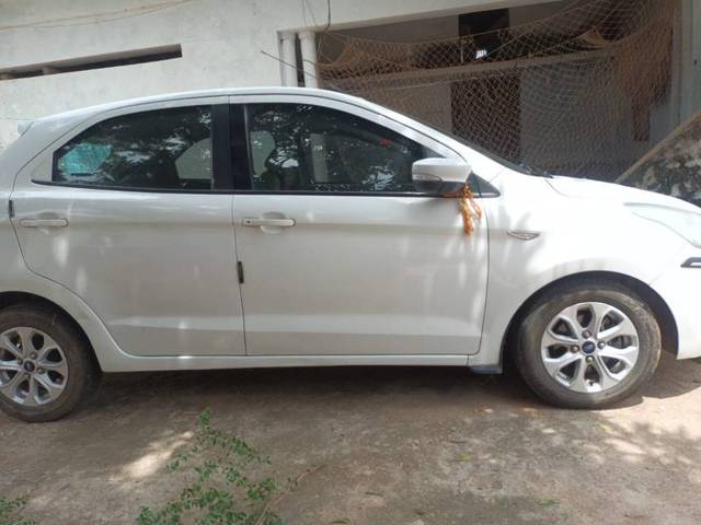 https://images10.gaadi.com/usedgaadi-sellcar/UsedCar/913fa35a-fce0-428c-95bf-7c7f7bf08c70/23f9d5f6-d2af-4ebf-9325-95394d7ae7b7.jpg?imwidth=6401