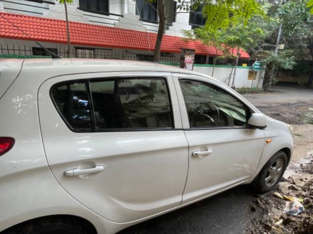 https://images10.gaadi.com/usedgaadi-sellcar/UsedCar/9152b222-2805-49af-8efe-ae6e1bb46cf6/c253ff8f-09f4-47fd-9001-63a89bcc94c6.jpeg?imwidth=6400