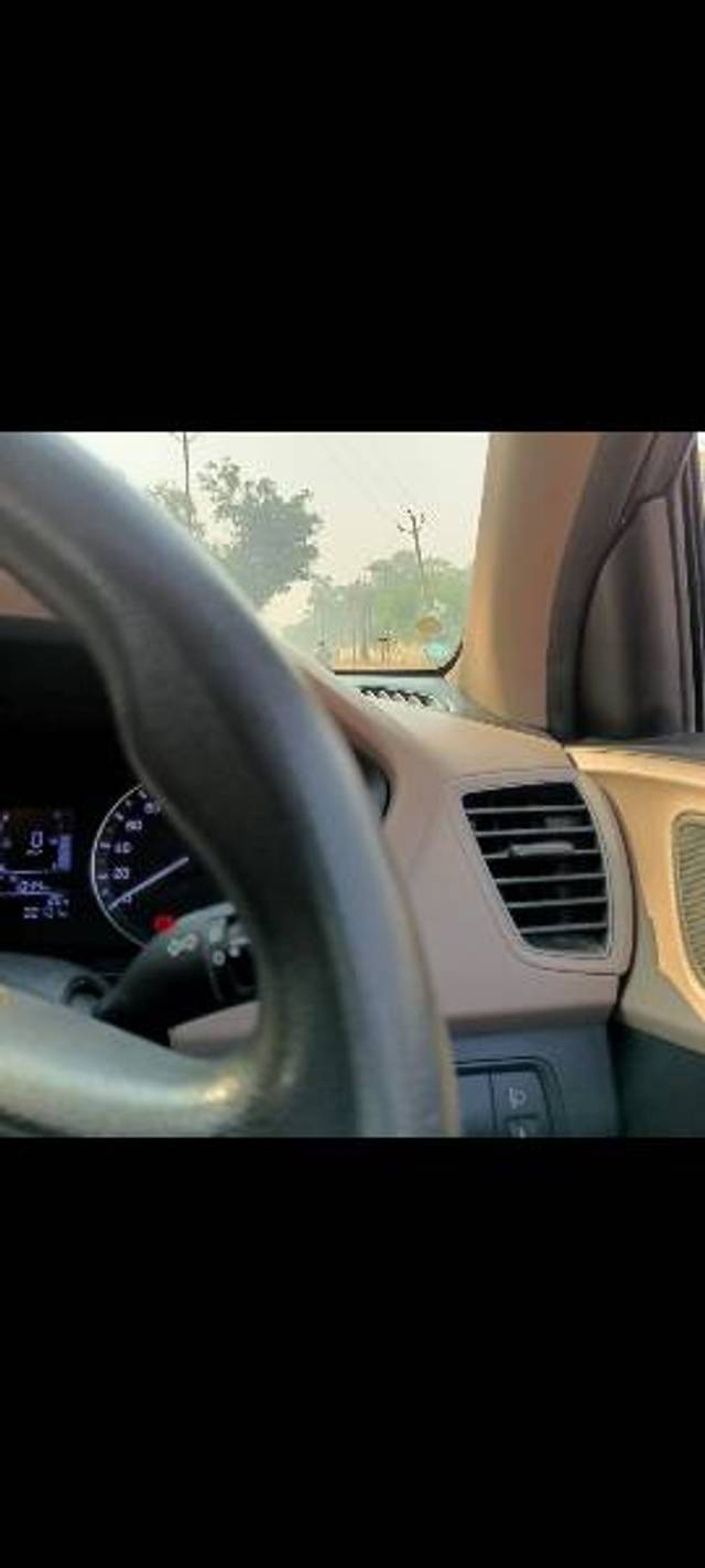 https://images10.gaadi.com/usedgaadi-sellcar/UsedCar/9190260a-1308-42ad-97c6-17ac6b594137/e9d33c0c-0676-4195-82e8-7b4bc24a1f0d.jpg?imwidth=6401