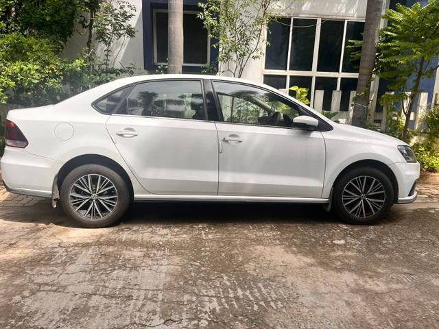 https://images10.gaadi.com/usedgaadi-sellcar/UsedCar/91bb2310-2a17-4e36-b579-39ed3b3c4117/f31045da-a6a7-4f0f-bbd4-3845d6b356fc.jpeg?imwidth=6401